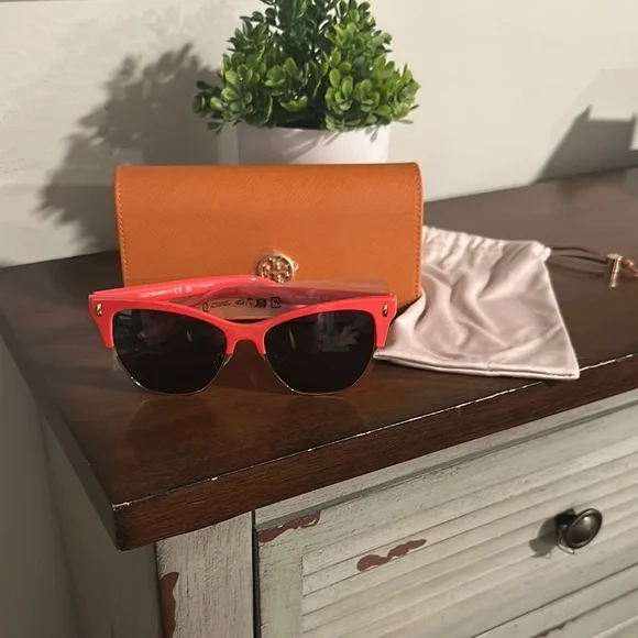 Tory Burch | Accessories | Tory Burch Coral Sunglasses  display picture 3